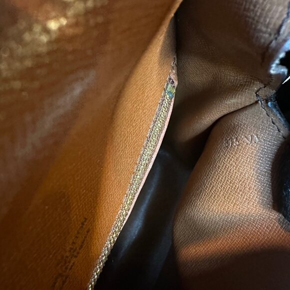 Authentic Louis Vuitton Monogram Saint Cloud PM Crossbody Shoulder Bag - Picture 13 of 15